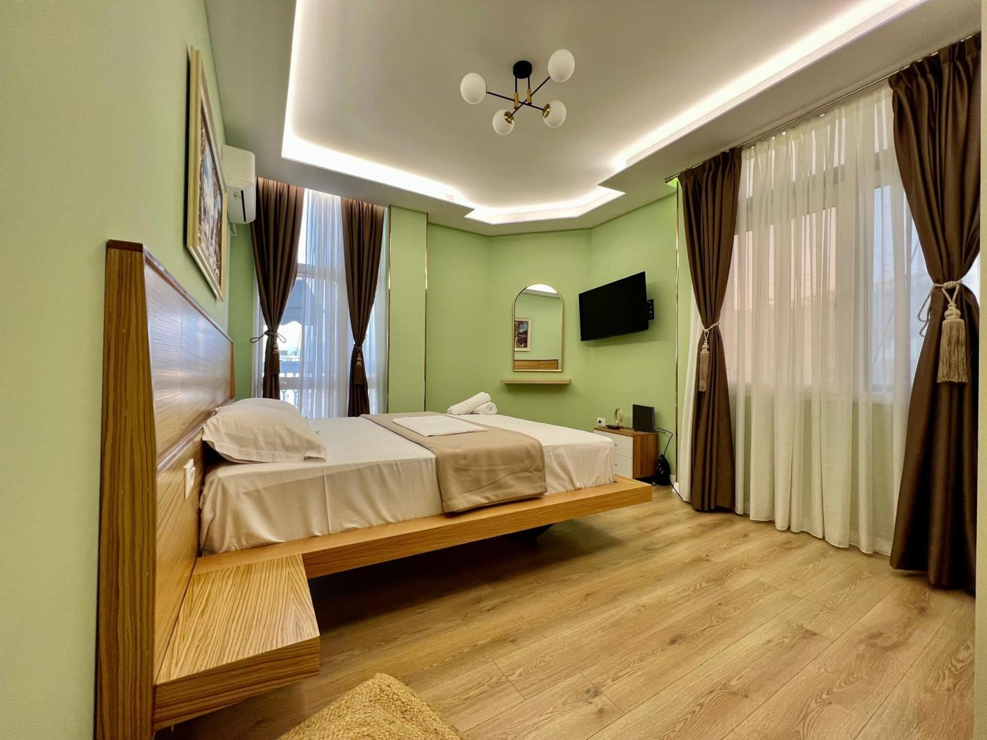 Spiranca Luxury Suites Тирана Номер фото