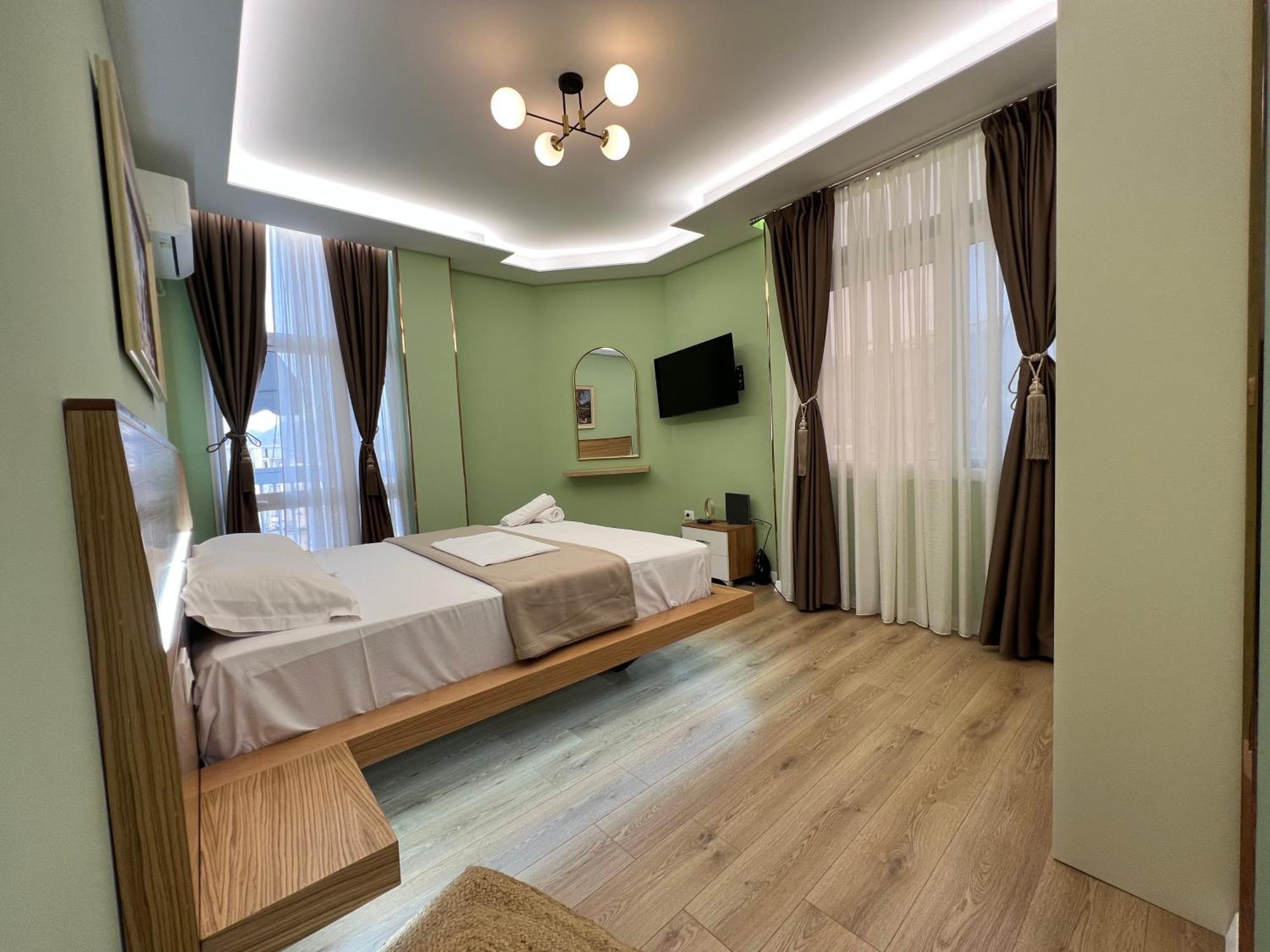 Spiranca Luxury Suites Тирана Номер фото