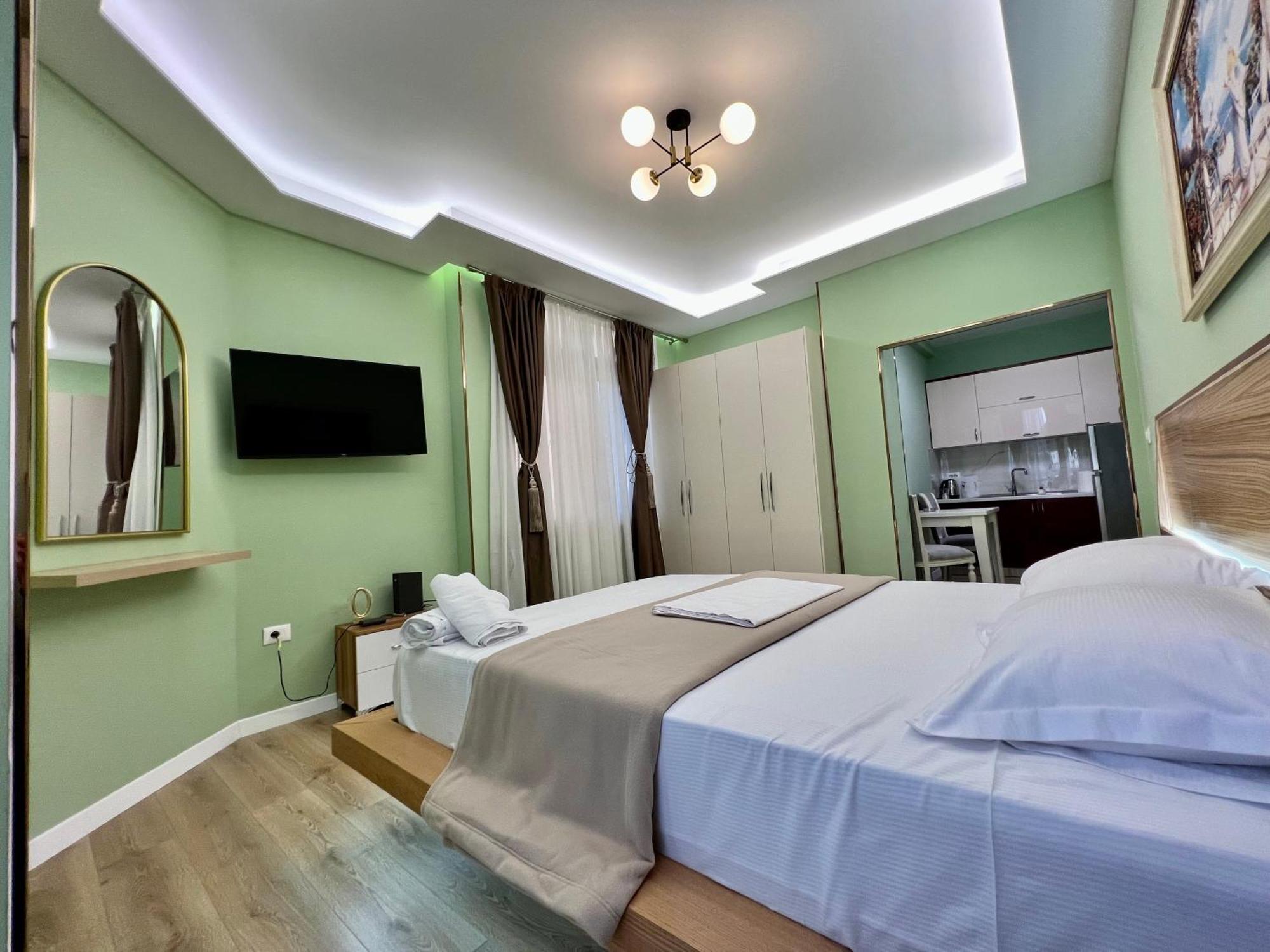 Spiranca Luxury Suites Тирана Экстерьер фото